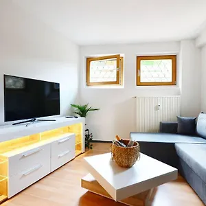  Apartment Ivanka Mit Garten