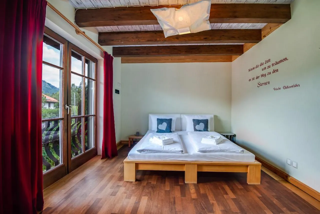 Landhaus Direkt Am See Mit Garten, Kamin & Sauna Schliersee