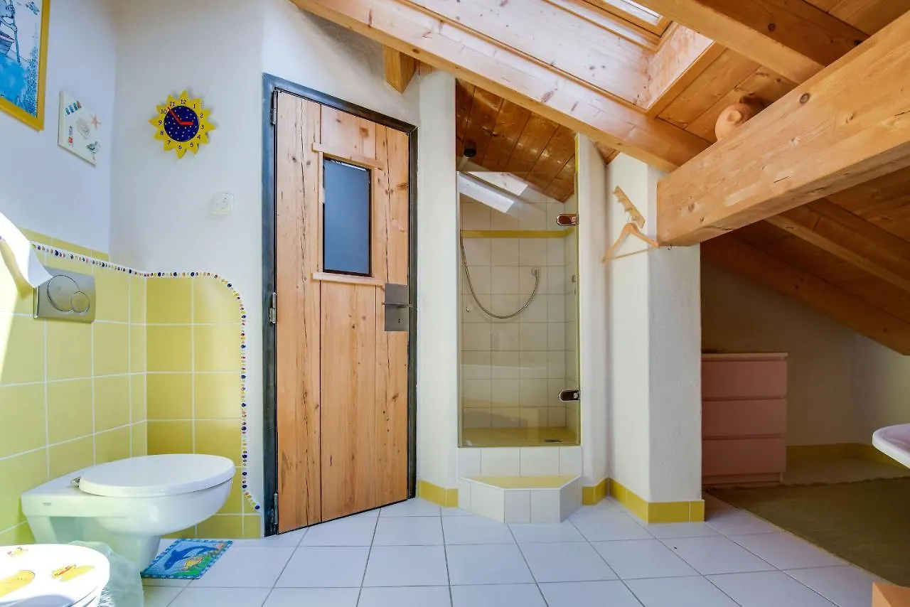 Landhaus Direkt Am See Mit Garten, Kamin & Sauna Schliersee